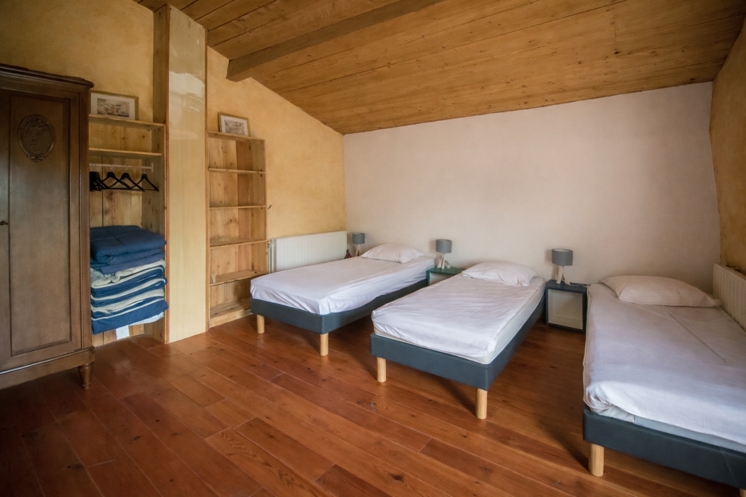 Triple bedroom